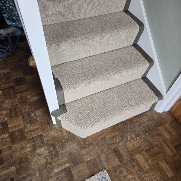 Bound runner, bullnose step